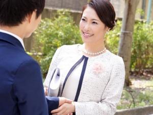 「もう1回シたいな…」ひそかに恋心を抱いていた義母と卒業をきっかけに急接近！！女の方もまた若いカレを求めてしまい…