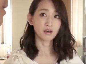 「モデル体験…？」下着での撮影にひそかに興奮してしまった妻はセクハラにアソコを濡らし、寝取られてしまうハメに！！