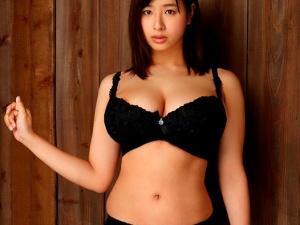 「危ない日だからちゃんとゴムつけて？」性欲みなぎる甥っ子の勃起が止まらない！！所構わず求めてくる彼にうっかり体を許して…
