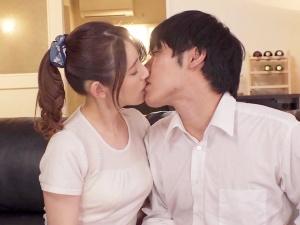 ＜友人の母＞「じゃあ…今日だけ彼女ね…」青年に愛の告白をされた主婦は、自分もついその気になってしまい・・・