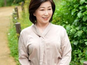 【初撮り五十路熟女】「目が生徒さんの股間にイッちゃうことが…」英会話教室を営む奥様は超グラマラスボディ！！