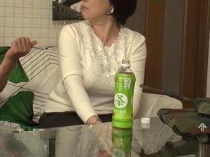 ＜熟女連れ込み＞「おばちゃんでいいの？」50代の専業主婦をお持ち帰り成功♡若い女にはない熟れた魅力にチンポがイキり勃起！