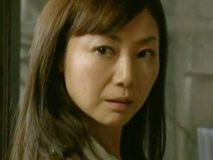 【ヘンリー塚本】若くして未亡人となった女の末路！！寂しさを理由に息子のマラを咥え込むと、青年は動揺しながらも…