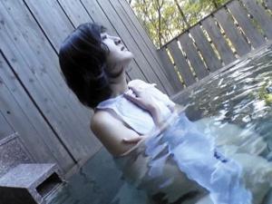 ＜人妻不倫旅行＞「夫婦生活は年に2回で・・・」初対面の男性との温泉旅、夫には見せない妻の真実の姿