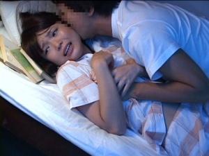 【夜這い】「やめ…て…」姉妹の部屋に侵入しまずは姉を犯し始める鬼畜…サイレントレイプだがベッドが揺れると妹まで起きて…