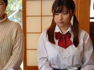 【連れ子】「お義父さんのために何でもします…」幸せそうな母のために自らのスケベな恵体を捧げるムチムチ娘！！