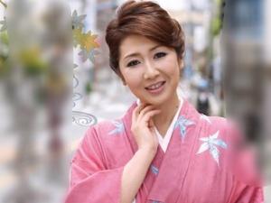 ＜嫁の母＞「ああ、、お義母さん、、イクッ、、！」嫁との夫婦喧嘩中にたずねてきた着物姿の姑に我慢がならず中出しセックス！！