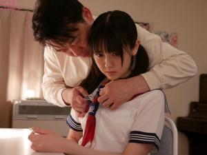「出しちゃっていいな？」母のために新しいお父さんにレイプされる少女！！まだまだ幼い体は鬼畜男を異様に興奮させて…