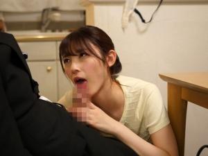 「ちょ、ちょっと、奥さん！？」上司の家でまさかの展開！！ほろ酔い気味の超美人な奥さんがイヤらしい言葉を囁きながら…