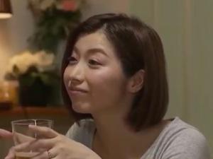 【母の友人】「もう…ヤラしい子…」色っぽいおばさんと、母のいない間に！！熟れた女体は青年の下半身を狂わせてしまい…