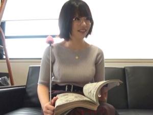 【地味爆乳】サブカル系のメガネっ娘はドスケベおっぱい！！意外にも下品なフェラからパイズリでビンビンにさせると・・・