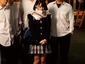 ＜彼女NTR＞「かなちゃん、可愛くなったねえ」彼氏ができて垢抜けた女子校生がクズどもに目をつけられ輪姦レイプ被害！