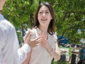 ＜熟女ナンパ＞「大丈夫…今日主人にも抱いてもらうから」中出ししても笑顔で許してくれる神対応！おばまんこ最高！