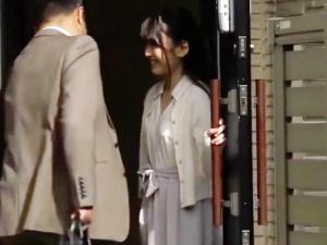 ＜人妻NTR托卵＞「妻の服は私を見送った時の服ではなく、おめかしした服でした・・・」旦那が出社してすぐファックする不貞妻