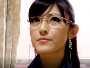 ＜PTA会長レイプ＞「全くどういう教育受けてるのかしら」お高く止まっている友人ママに媚薬投与！息子の前で輪姦中出し！