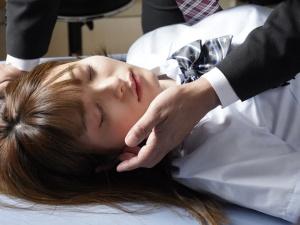【昏睡レイプ】「先生…私どうしてここに…」意識が混濁する中で犯された少女…その美しいカラダは徐々に汚れていき…