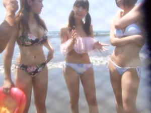 【海ナンパ】「おっきぃ…！！」撮影企画を装ってセックスに持ち込み！！巨尻娘とまだ明るいうちからヤり散らかしたります！！