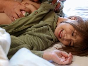 【人妻レイプ】「声出すんじゃねえぞ…」逃亡犯たちを泊めてしまったのが運の尽き…欲にまみれた鬼畜は無慈悲に中出しに至る！！