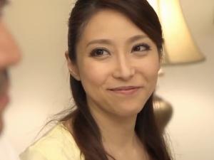 ＜隣のおばさん＞「このことはナイショよ？」圧倒的な美貌を誇る人妻と・・・青年のペニスが破裂するほど勃起する不貞交尾