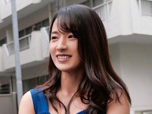 ＜逆ナンパ＞「早い人は10分以内に終わるんで」気弱そうな男性に声を掛け、AV女優が自慢のテクニックを披露する人気企画