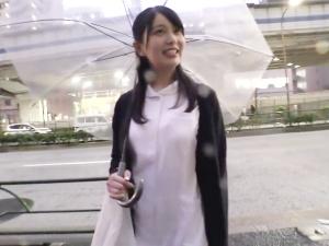 ＜素人ナンパ＞「待って、中でビクビクしてるんだけど？」クンニ好きの新人看護師に無許可で中出ししたら怒っちゃう！