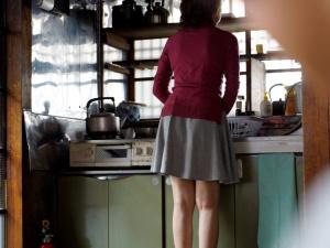 ＜母子交尾＞「だめよ…お父さんがいるじゃない…」還暦ながらミニスカートを穿きこなす母に欲情した息子は時と場所を選ばず…