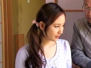 ＜ながえ＞「お義父さん！？汚いからやめて！」嫁のおしっこを舐め取る爺！人間便器だと自称する老父の変態性は次第に・・・