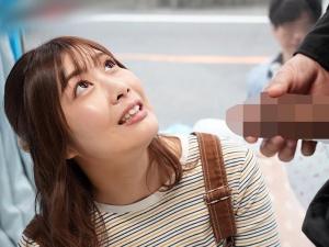 「旦那はこんなおっきくない…」マジミラ越しの夫の目を気にしつつも女の部分を刺激されてしまった人妻が、このあと…！！