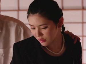 【未亡人緊縛調教】借金を残して夫が事故死！！弱みに付け込まれた妻は、喪服を脱がされ縛られると、鞭で打たれ始めて…
