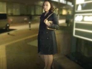 「初めてです…」気品ただよう元CAの美人妻がまさかの拘束マゾプレイで興奮！！股をおっぴろげて下品によがる！！