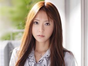 ＜人妻NTR＞いや、中はやめて・・・夫悶絶の寝取られ中出しレイプ！美しい妻の体内に、他人の子種が立て続けに流し込まれる！