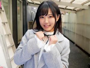 ＜元芸能人＞あの人気子役がEカップ女子大生に成長してまさかのAVデビュー！当時の面影も残す彼女がチンポをハメられる！