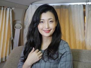 ＜人妻ナンパ＞女優レベルのアラフォー人妻GET！！真っ昼間からねっとり絡み合い、生で熟マンを味わっちゃいます！！