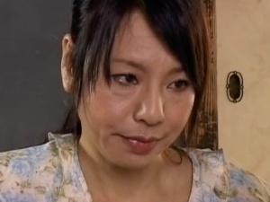 ＜母子相姦＞「毎日オナニーしているの？」母と男のセックスに情欲を掻き立てられた息子は勃起が治まらず・・・