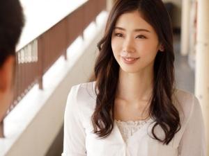 「ココがどんどん熱くなってる…」妙に淫語が上手すぎる隣の人妻お姉さん！！意識が飛んでしまいそうなほどの興奮で溶けていき…