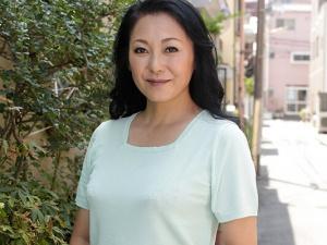 【人妻不倫】50代のおばさんが夫不在の中で若者を逆連れ込み！！熟れたボディは意外にもヤングチ●ポを夢中にさせて…