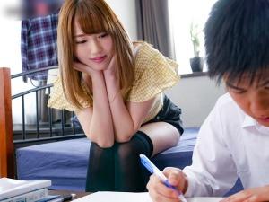 ＜痴女カテキョ＞「ねぇ、私のパンツ見てたでしょ？」童貞にパンチラを見せつけて筆おろしセックスに持ち込むニーハイ家庭教師