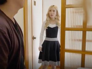 【ギャル嫁NTR】「何してるんですか！？」自分のセクシーランジェリーにイタズラしていた義父に戸惑っていた女だったのだが…