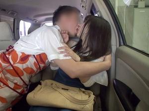 「バレたらクビじゃないですか…」パート主婦が職場にも旦那にもバレたら地獄が訪れてしまうドラレコNTR不倫映像！！