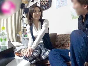 ＜人妻連れ込み＞「死んじゃうかと思った…♡」40代主婦の危険な火遊び！日常を忘れさせてくれる体験に大はしゃぎ！