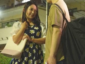 ＜ママ活＞「サイト使うの初めてで…」戸惑いながら現れたのは超美人妻！！しかしSEXになってみると驚きの痴女っぷり！！