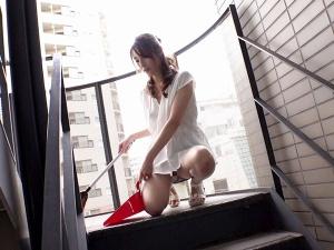 「奥さんがいつも…ノーパンノーブラだから…」男なら我慢できるはずない痴女人妻！！こっそりとエロ行為に没頭しちゃう！！