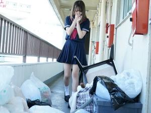 ＜JKレイプ＞「くさっ…」ロリ美少女がゴミ屋敷の不潔キモオヤジに汚部屋で犯される悲劇！パイパンマ●コに抜かずの連続中出し