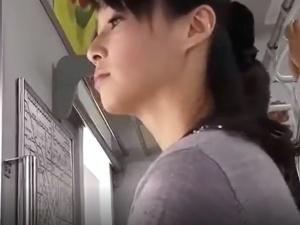 【熟女痴漢】「あの電車」に再び乗車したスケベ妻…初めて経験した犯され体験が病みつきとなり女はみるみるメス化！！