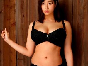 「中はやめて…ああっ！！」恵体叔母に甥っ子の生チ●ポが暴走！！見事妊娠に成功させてもなお関係を求める絶倫さ！！