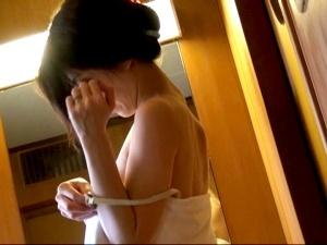 ＜不倫旅行＞夫を振り向かせるため・・・とは言いつつも、非日常の刺激にハマる妻。まだまだ美しい体は他人棒で輝きを増す