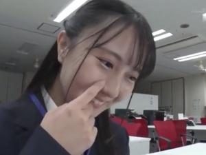 【SOD女子社員】「3P…初めてです…」まだまだ初々しい新人OLが2本のチ●ポ相手にオフィスでハードセックス！！