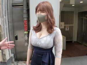 【素人ナンパ】「今日ちょっとお腹痛くて…」爆乳お姉さんが仮病を使ってAV撮影！！真っ昼間から初対面チ●ポとハメ狂う！！