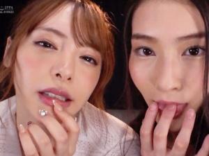 「もうチンポ出した？早くザーメン出したいよね♡」超人気女優のコラボ！プロの痴女プレイでチンコが痛くなるまでシコりまくれ！