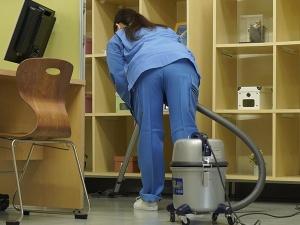 【お掃除おばさん】「きゃー！！誰か助けて！！」よく見ると綺麗な顔してスケベボディな清掃員にムラムラ社員が襲いかかる！！